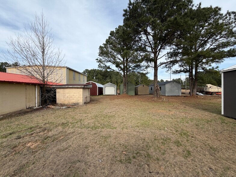 More Photos Of 801 Highway 12 W, Kosciusko General Retail For Sale