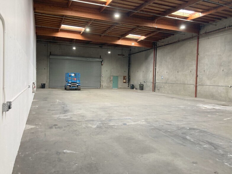 More Photos Of 1000 Quesada Ave, San Francisco Warehouse For Lease