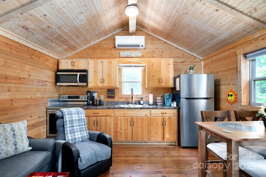 More Photos Of 127 Deer Hill Ln, Weaverville Specialty For Sale