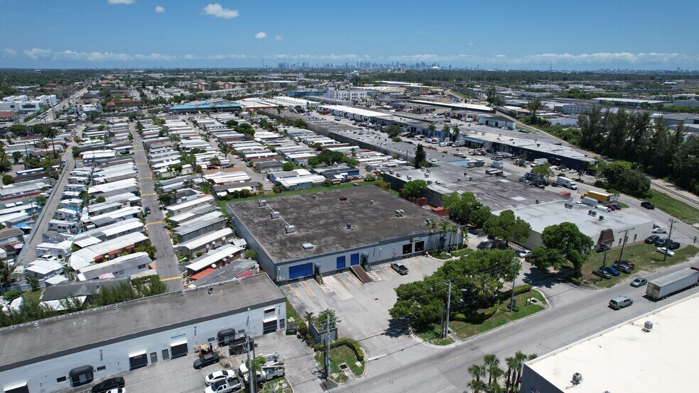 More Photos Of 8007-8115 NW 74th Ave, Miami Warehouse For Lease