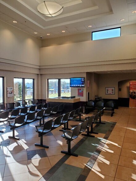 More Photos Of 4750 S Garnett Rd, Tulsa Office For Sale