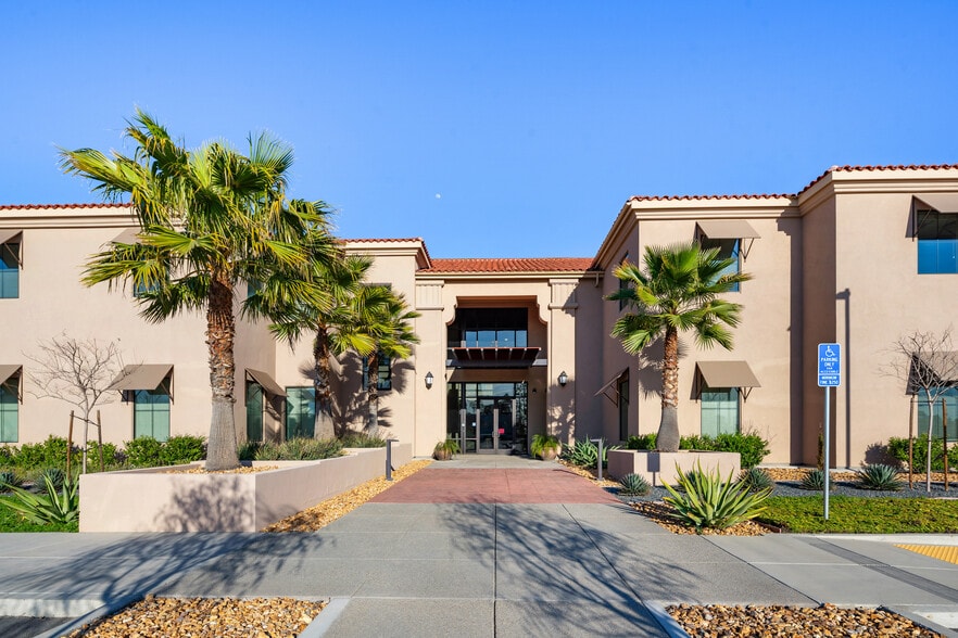 More Photos Of 1608 Norris Rd, Bakersfield Office For Lease