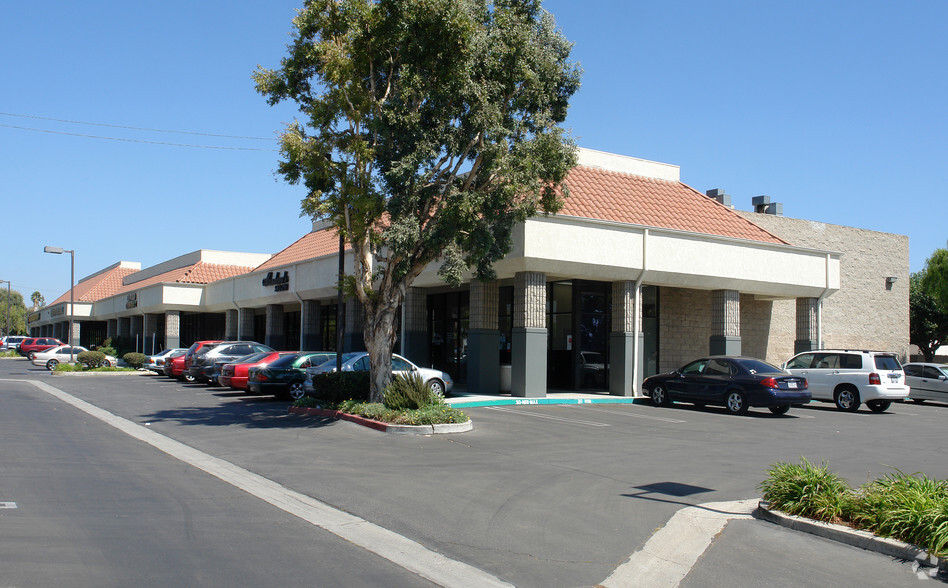 Primary Photo Of 3200-3208 Los Angeles Ave, Simi Valley Unknown For Lease