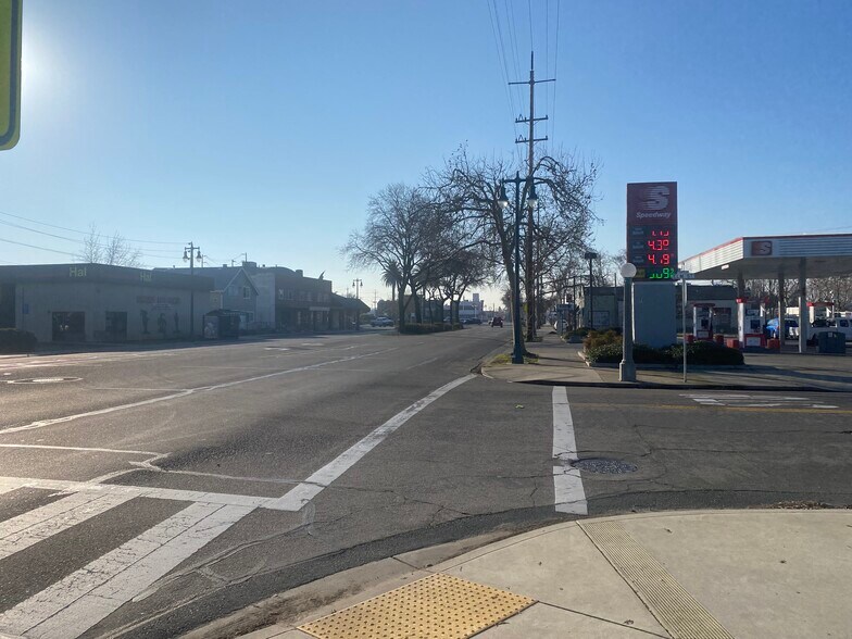 More Photos Of 113 N Cherokee Ln, Lodi Land For Sale