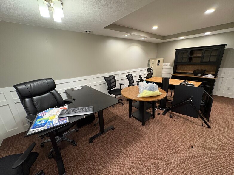 More Photos Of 703 Widewater Dr, Lafayette Warehouse For Lease