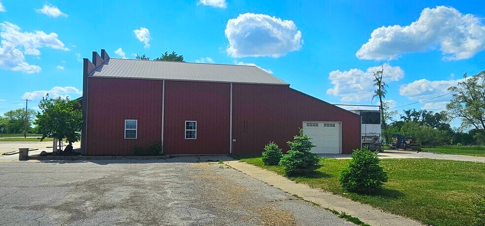 More Photos Of 100 W Pleasant, Cincinnati General Retail For Sale