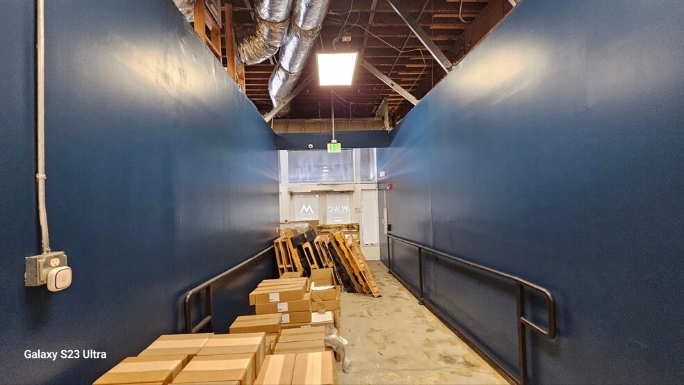 More Photos Of 2614 Crenshaw Blvd, Los Angeles Loft Creative Space For Lease