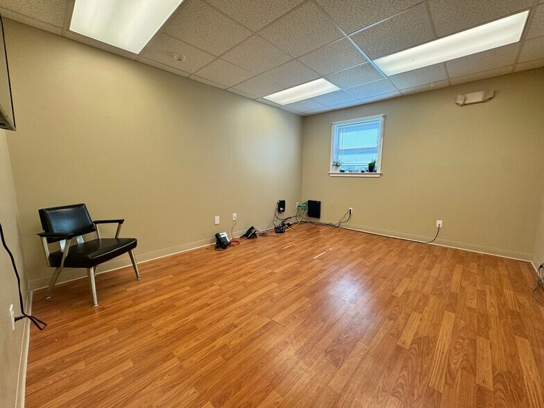 More Photos Of 155 Park Ave, Cranston Storefront Retail Office For Lease