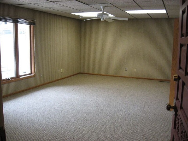 More Photos Of 8150 E Douglas Ave, Wichita Office For Lease