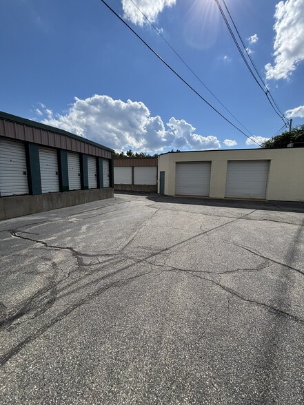 More Photos Of 3 Bourbon St, Peabody Freestanding For Sale