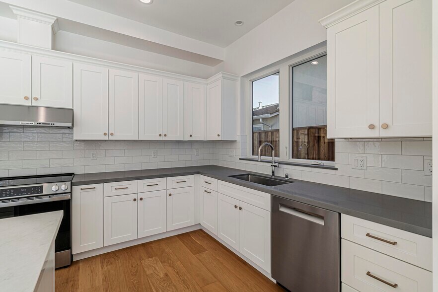 More Photos Of 1460 Kentfield Ave, Redwood City Multifamily For Sale