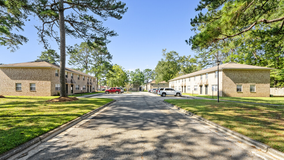 Primary Photo Of 1310 Boone Hill Rd, Summerville Apartments For Sale