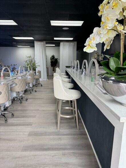 More Photos Of 2640 Willard Dairy Rd, High Point Medical For Sale