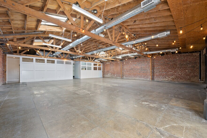 More Photos Of 3921 W Jefferson Blvd, Los Angeles Flex For Lease