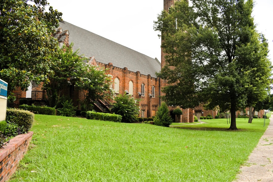 More Photos Of 3481 S Court St, Montgomery Religious Facility For Sale