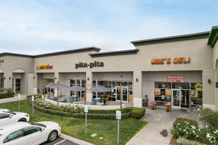 More Photos Of 23052 Lake Forest Dr, Laguna Hills Storefront For Lease