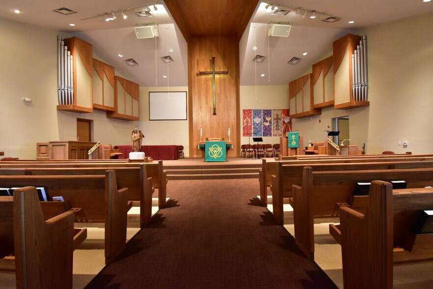 More Photos Of 35127 Garfield Rd, Clinton Township Religious Facility For Lease