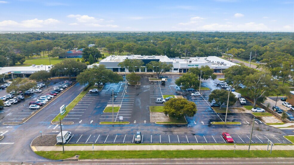 More Photos Of 2519 N McMullen Booth Rd, Clearwater Freestanding For Lease