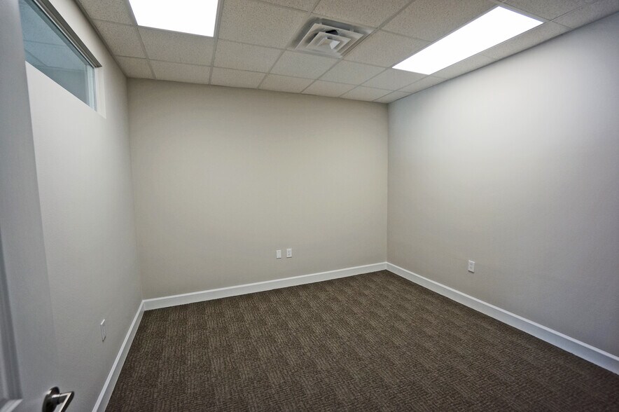 More Photos Of 23410 Grand Reserve Dr, Katy Office For Sale