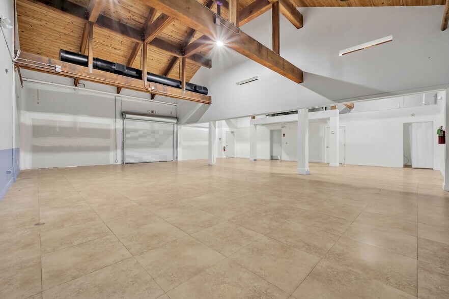 More Photos Of 10471 N Kendall Dr, Miami Storefront Retail Office For Lease