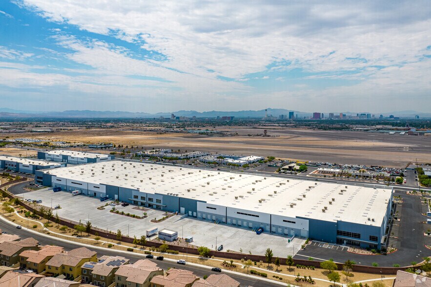 More Photos Of 4004 W Cheyenne Ave, North Las Vegas Industrial For Sale