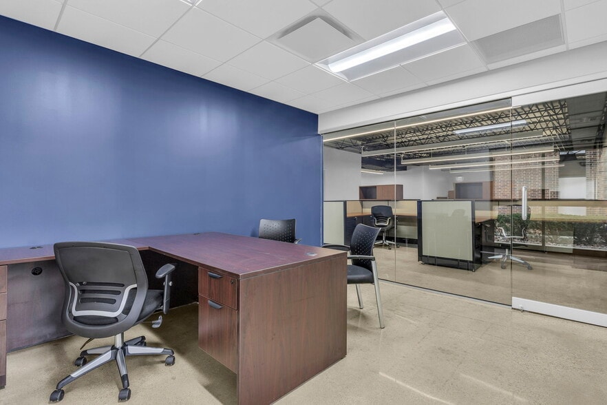 More Photos Of 10580 Barkley St, Overland Park Medical For Sale