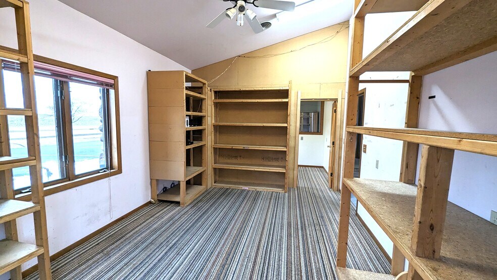 More Photos Of 1276 W Winneconne Ave, Neenah Storefront For Sale