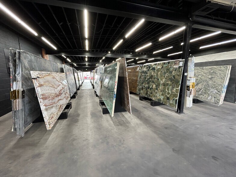 More Photos Of 723 S Broadway, Denver Showroom For Lease