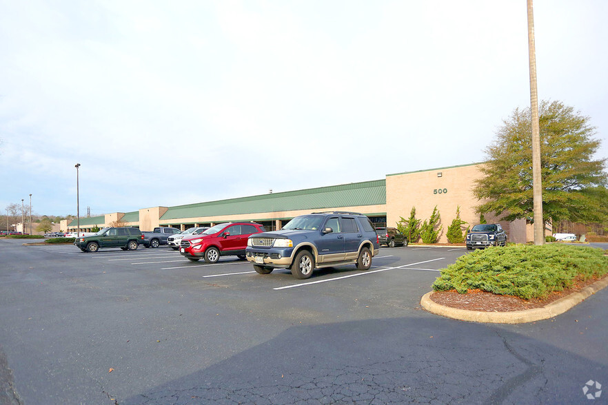 More Photos Of 500 Woodlake Dr, Chesapeake Light Manufacturing For Lease
