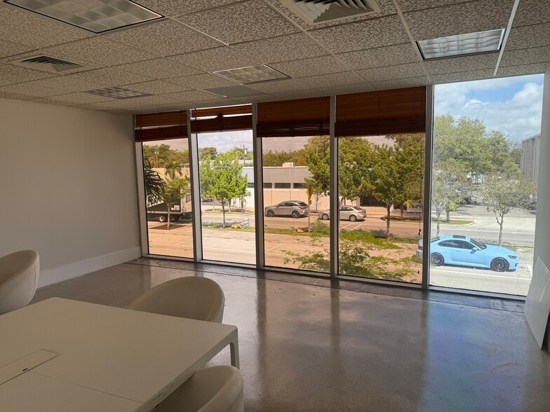 More Photos Of 2434 Hollywood Blvd, Hollywood Office For Sale