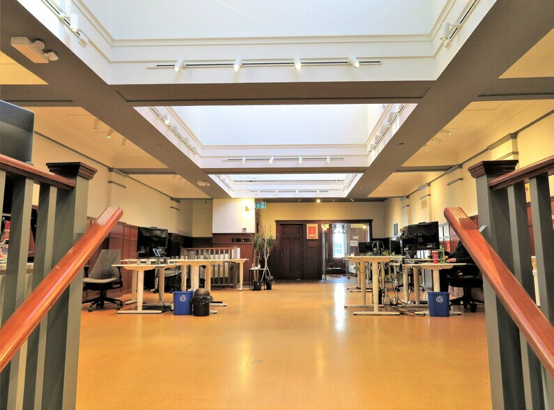 More Photos Of 737 Fort St, Victoria Office For Sale