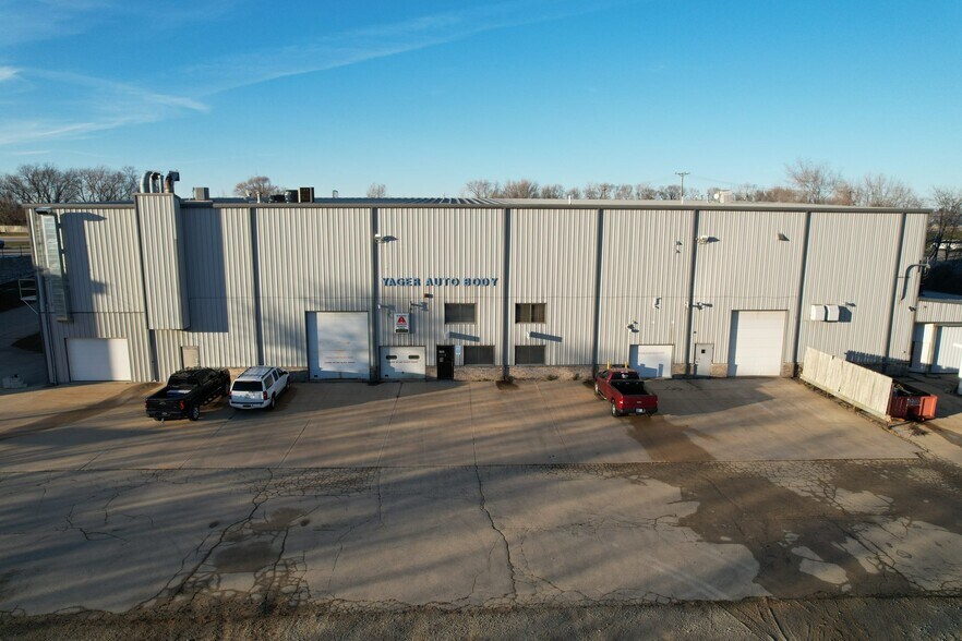 More Photos Of 4478-4488 Dodge St, Dubuque General Retail For Sale