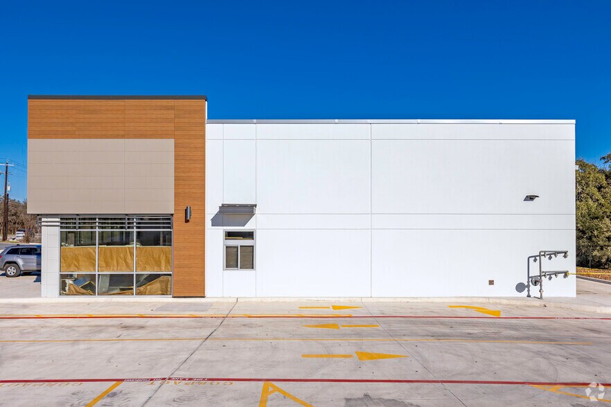 More Photos Of 11034 Military Dr W, San Antonio Storefront Retail Office For Lease