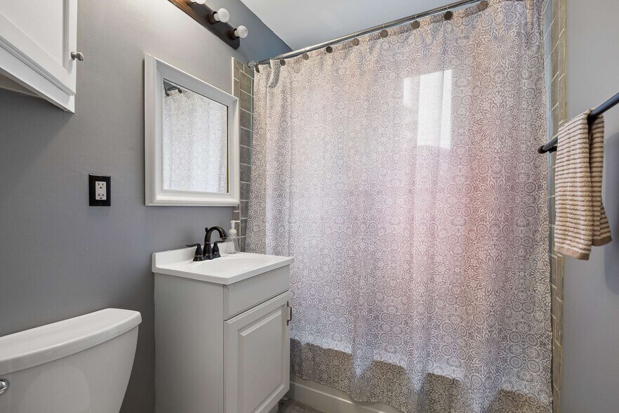 More Photos Of 2818 Azalea Pl, Nashville Office Residential For Sale