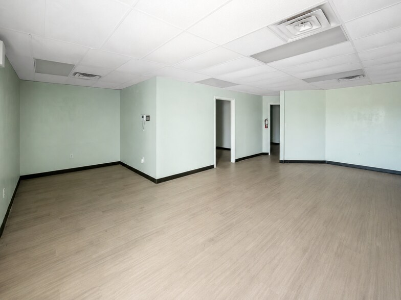 More Photos Of 755 N Burleson Blvd, Burleson Industrial For Sale