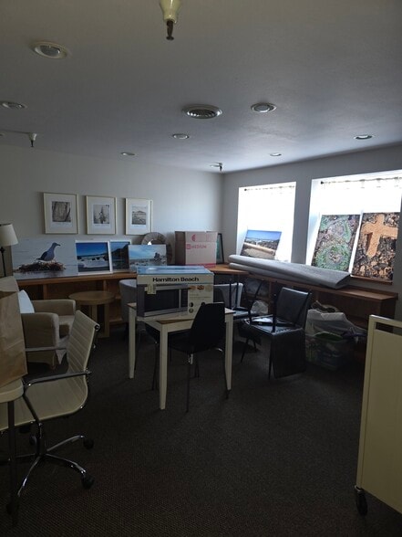 More Photos Of 215 NW 15th St, Newport Flex For Sale