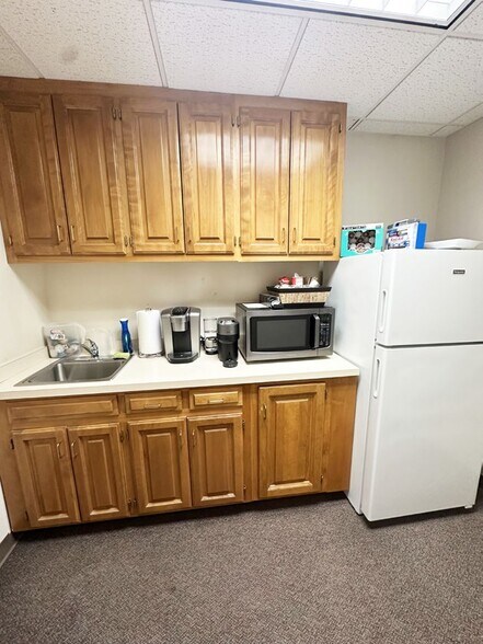 More Photos Of 9201 E 63rd St, Raytown Office For Lease