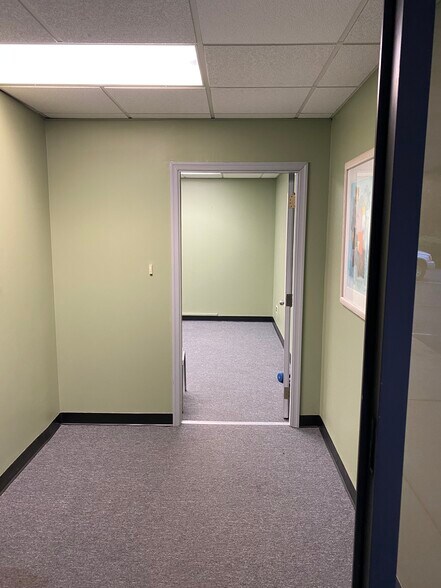 More Photos Of 516-518 S Camp Meade Rd, Linthicum Heights Medical For Lease