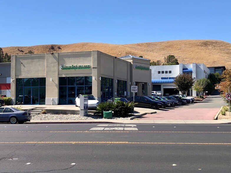 More Photos Of 1941 San Ramon Valley Blvd, San Ramon Showroom For Sale