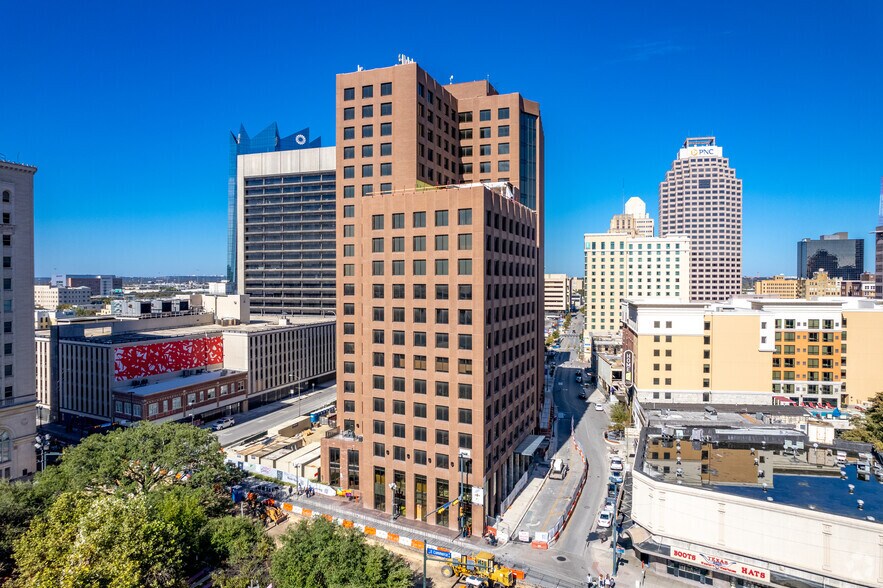More Photos Of 111 Soledad St, San Antonio Office For Lease