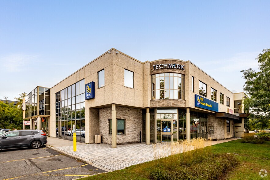 Primary Photo Of 10 Boul De La Seigneurie E, Blainville Storefront Retail Office For Sale