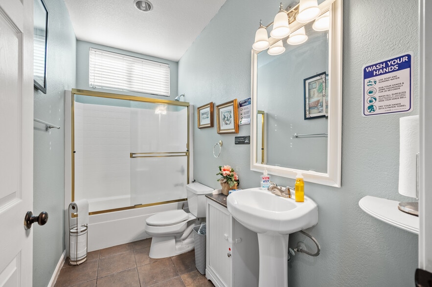 More Photos Of 9473 Heathman Way, Elk Grove Assisted Living For Sale