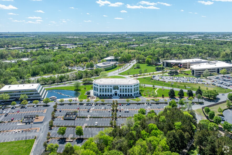 More Photos Of 9144 Arrowpoint Blvd, Charlotte Office For Sale