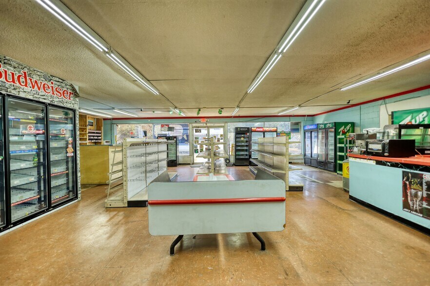 More Photos Of 247 Cannon Dr, Social Circle Restaurant For Sale