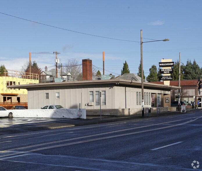 More Photos Of 1939 E Burnside St, Portland Office For Lease