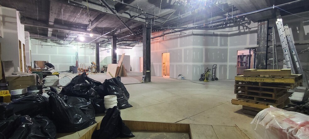 More Photos Of 166-36 Jamaica Ave, Jamaica General Retail For Lease