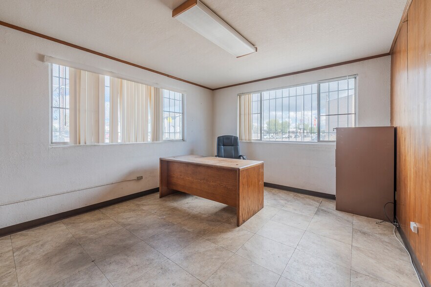 More Photos Of 440 N Marine Ave, Wilmington Warehouse For Lease