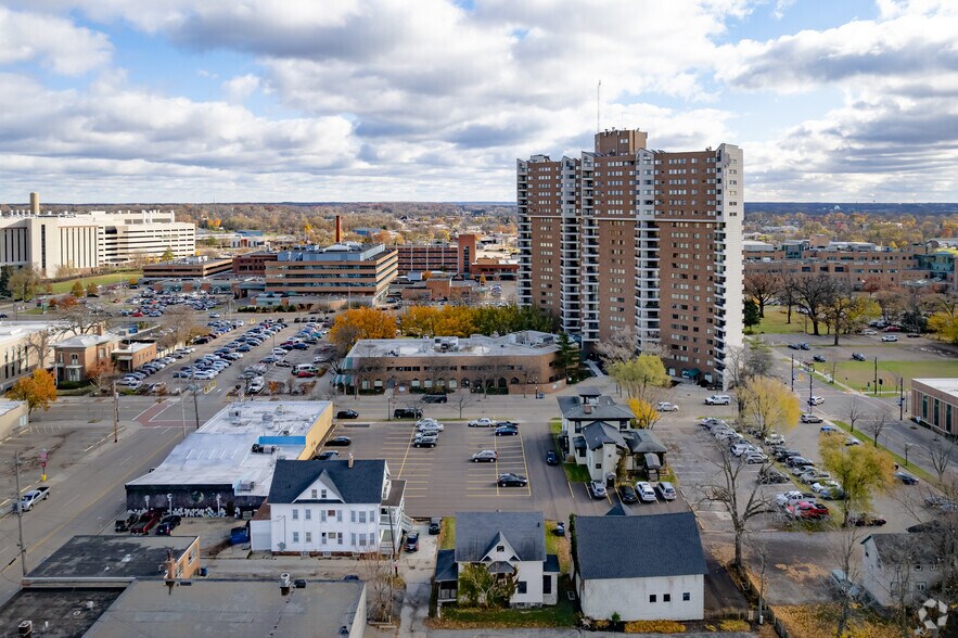 More Photos Of 535 S Burdick St, Kalamazoo Medical For Lease