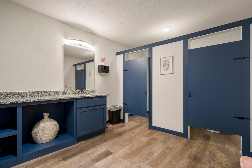 More Photos Of 1823 W 51st St, Tulsa Freestanding For Sale