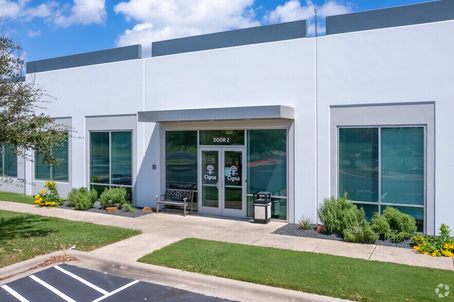 More Photos Of 11200 Lakeline Blvd, Austin Office For Lease